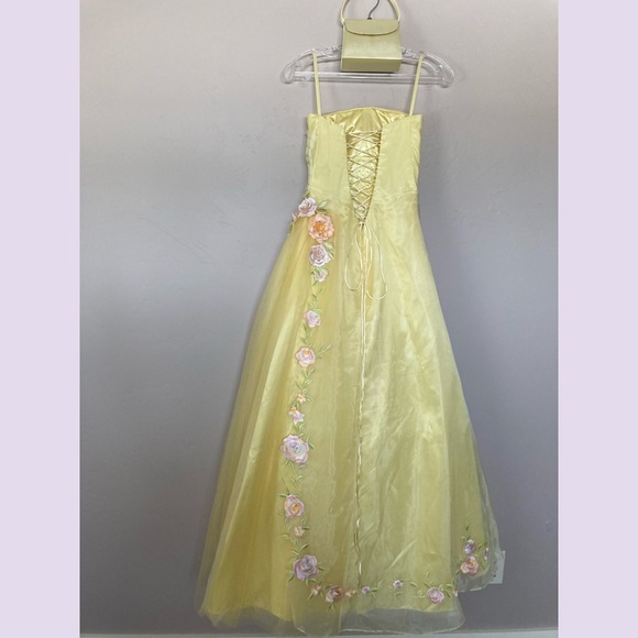 Night Moves | Yellow Ball Gown Prom Dress Corset Lace Up Back 3D Rose Appliqués - Picture 4 of 12